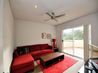 Stunning Holiday Townhouse Guest house, Tea Gardens - 5