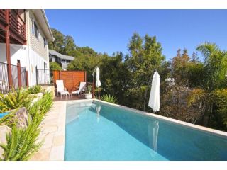 Stunning Home with Spectacular Views Guest house, Coolum Beach - 2