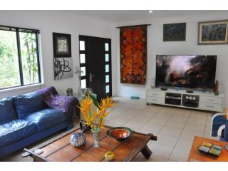 STUNNING MAGNETIC ISLAND HOME,PRIVATE, LARGE POOL,ADULTS ONLY Guest house, Horseshoe Bay - 4