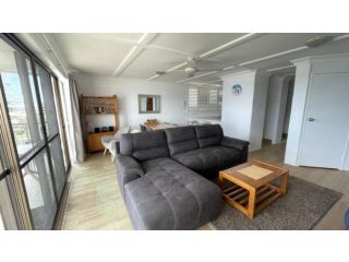 Unit 13 Oceanic, Kings Beach Guest house, Caloundra - 5