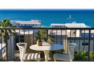 Unit 13 Oceanic, Kings Beach Guest house, Caloundra - 3