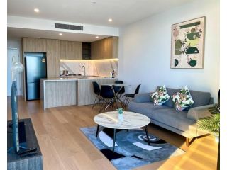 Stunning Oceanview 2BR in the heart of Broadbeach 44f Apartment, Gold Coast - 1