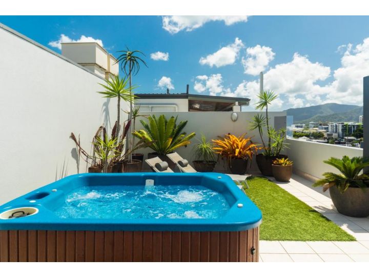 Stunning Penthouse at Mcleod Street Apartment, Cairns - imaginea 8