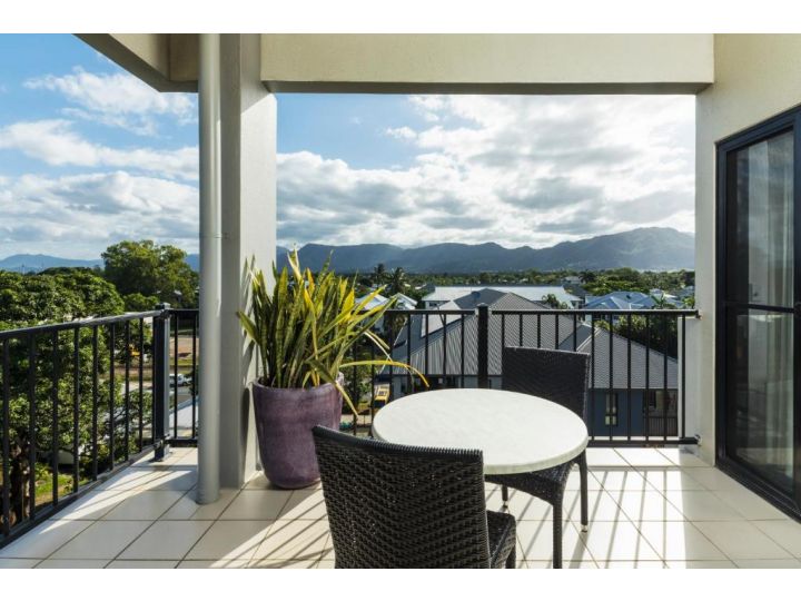 Stunning Penthouse at Mcleod Street Apartment, Cairns - imaginea 13