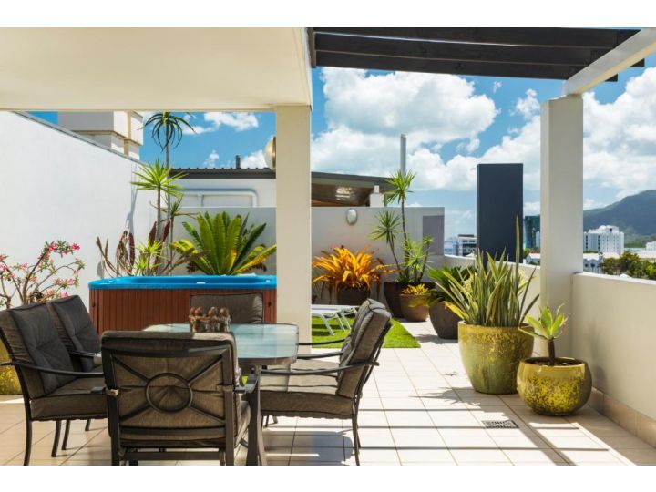 Stunning Penthouse at Mcleod Street Apartment, Cairns - imaginea 17