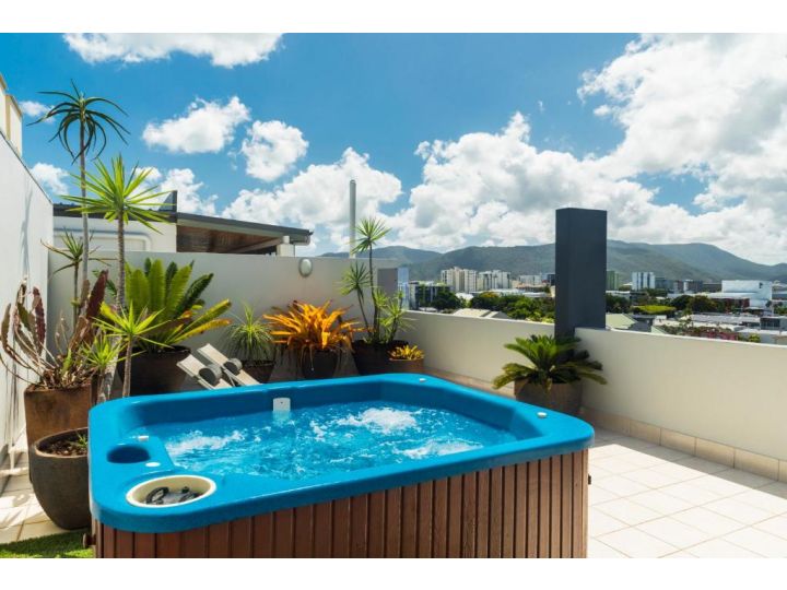 Stunning Penthouse at Mcleod Street Apartment, Cairns - imaginea 10