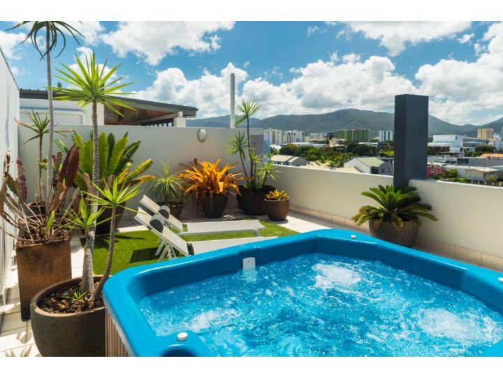 Stunning Penthouse at Mcleod Street Apartment, Cairns - imaginea 2