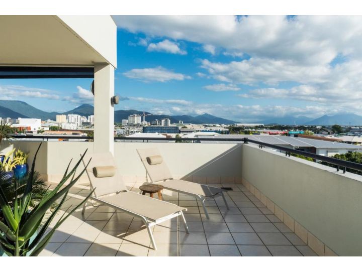 Stunning Penthouse at Mcleod Street Apartment, Cairns - imaginea 9