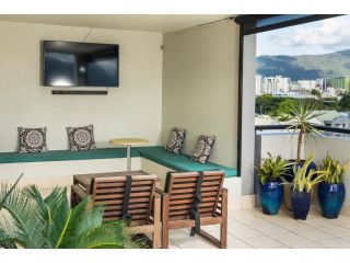 Stunning Penthouse at Mcleod Street Apartment, Cairns - 5