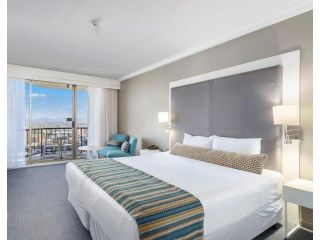Stunning Private Suite With King Bed and Balcony Hotel, Gold Coast - 1