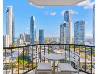 Stunning Private Suite With King Bed and Balcony Hotel, Gold Coast - 5