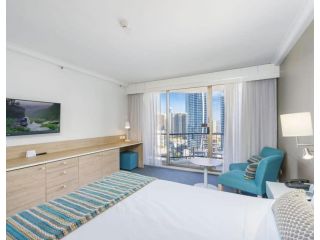 Stunning Private Suite With King Bed and Balcony Hotel, Gold Coast - 3