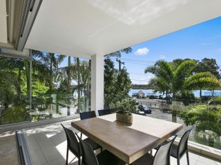 Stunning Riverfront Apartment in Noosaville - Unit 2 Wai Cocos 215 Gympie Terrace Apartment, Noosaville - 2