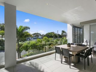 Stunning Riverfront Apartment in Noosaville - Unit 2 Wai Cocos 215 Gympie Terrace Apartment, Noosaville - 3