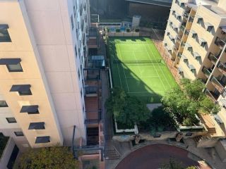 STUNNING! TOP FLOOR ROOF TERRACE 2CAR WIFI WINE Apartment, Perth - 3