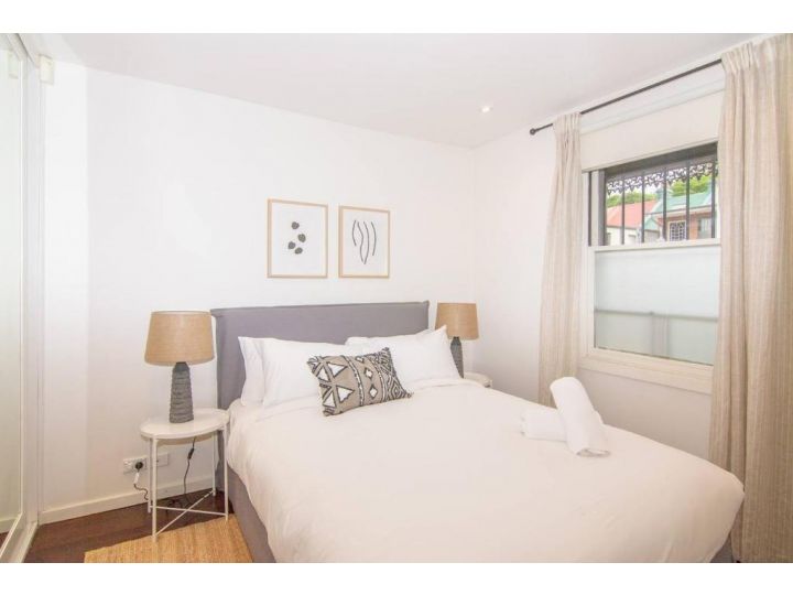 Surry Hills Townhouse, stylish & modern, close to station & city Guest house, Sydney - imaginea 18