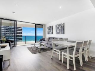 Stunning value 2 bed 2 bath at Oracle Broadbeach Apartment, Gold Coast - 2