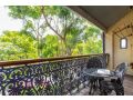 Stunning Victorian Home with Balconies, City Views Guest house, Sydney - thumb 15