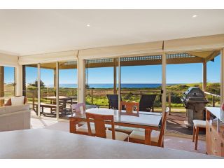 Beach Breakers Apartment - Stunning Views Apartment, Kianga - 3