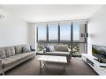 Stunning Views on the 41st Floor Apartment, Brisbane - thumb 2