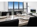 Stunning Views on the 41st Floor Apartment, Brisbane - thumb 6