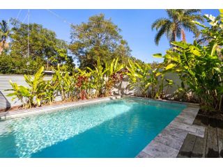 Styled 3 BR Tropical Family Home w Pool at Coolum Guest house, Coolum Beach - 5