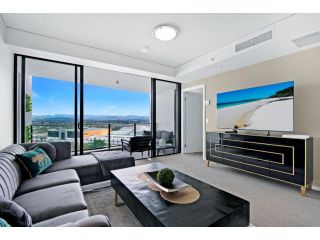 Stylish 1 Bedroom Apartment in Sierra Grand Apartment, Gold Coast - 2