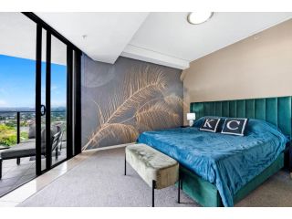 Stylish 1 Bedroom Apartment in Sierra Grand Apartment, Gold Coast - 4