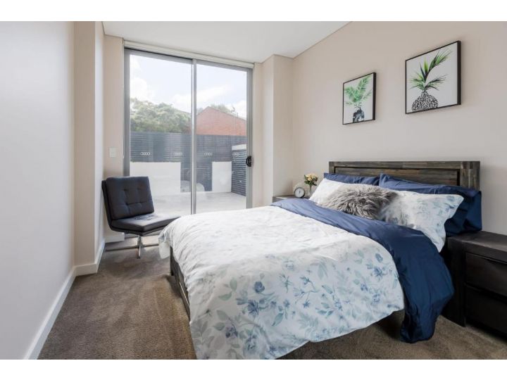 Stylish 2BR Apartment with Balcony Apartment, Bankstown - imaginea 12