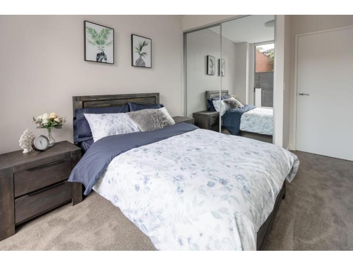 Stylish 2BR Apartment with Balcony Apartment, Bankstown - imaginea 9