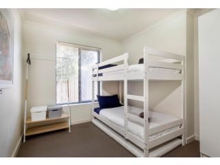 Stylish 3 bed, 300m to the beach Wifi, Parking, Glenelg South Apartment, Glenelg - 4