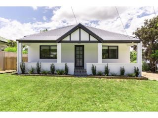 Stylish 3-Bed Bungalow in Prime Location Guest house, Mudgee - 2