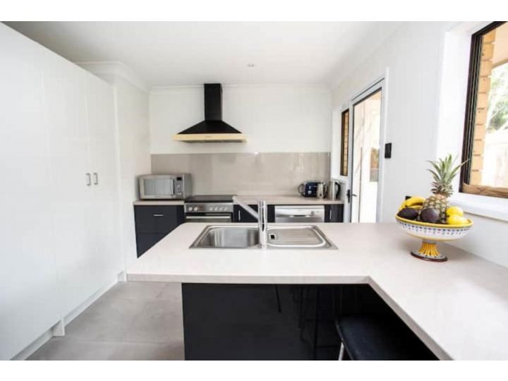 STYLISH & NEW leafy family home-walk to beach - South Golden Beach-North Byron Guest house, New South Wales - imaginea 19