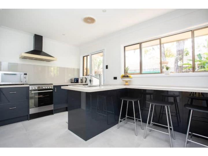 STYLISH & NEW leafy family home-walk to beach - South Golden Beach-North Byron Guest house, New South Wales - imaginea 5
