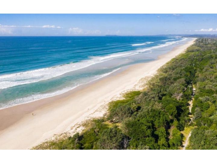 STYLISH & NEW leafy family home-walk to beach - South Golden Beach-North Byron Guest house, New South Wales - imaginea 1