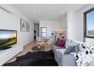Stylish and convenient two bedroom apartment Apartment, Burwood - 2