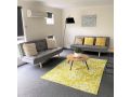 Stylish and Spacious Launceston Villa + Free Wifi Apartment, Launceston - thumb 11