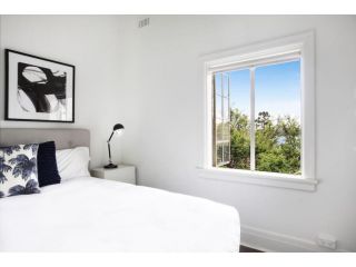 Stylish apartment near village cafes Apartment, Sydney - 3