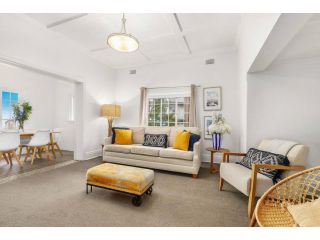 Stylish apartment near village cafes Apartment, Sydney - 2