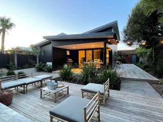 Stylish Cape Beach House Guest house, Cape Woolamai - 2