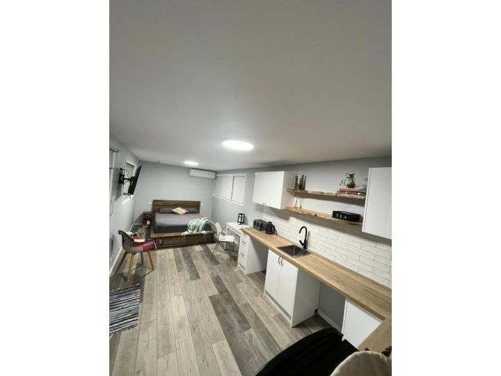 Stylish Guest Suite in Everton Hills Apartment, Queensland - imaginea 10