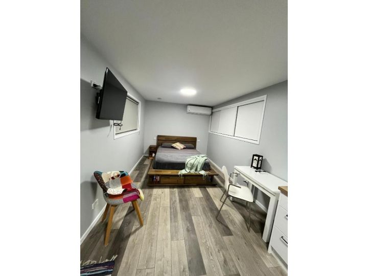 Stylish Guest Suite in Everton Hills Apartment, Queensland - imaginea 6