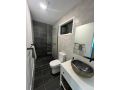 Stylish Guest Suite in Everton Hills Apartment, Queensland - thumb 11