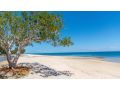 Stylish Holiday apartment opposite Bribie Foreshore Guest house, Bongaree - thumb 20