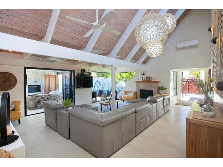 Stylish Luxury Home to Fit The Whole Family Guest house, Noosa Heads - imaginea 8