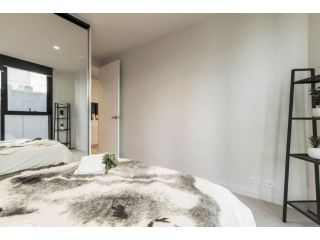 Stylish Melbourne CBD Lighthouse Apartment Apartment, Melbourne - 3