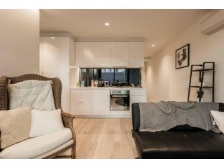 Stylish Melbourne CBD Lighthouse Apartment Apartment, Melbourne - 5