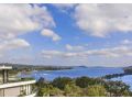 Stylish Penthouse with Views & Jacuzzi Apartment, Gosford - thumb 11