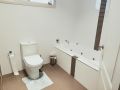 Stylish Private Bathroom-Luxurious modern big home Guest house, New South Wales - thumb 3