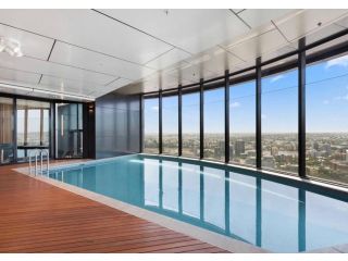 Lvl 50 Skytower Fabulous Views CBD Wifi Carpark by Stylish Stays Apartment, Brisbane - 5